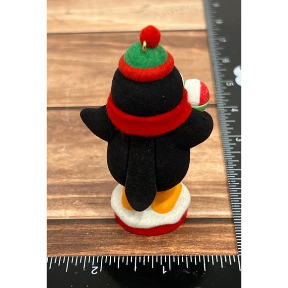 2010 HALLMARK KEEPSAKE ORNAMENT QX8326 "SNOW" HAPPY TO SERVE PENGUIN NUTCRACKER - Picture 7 of 9